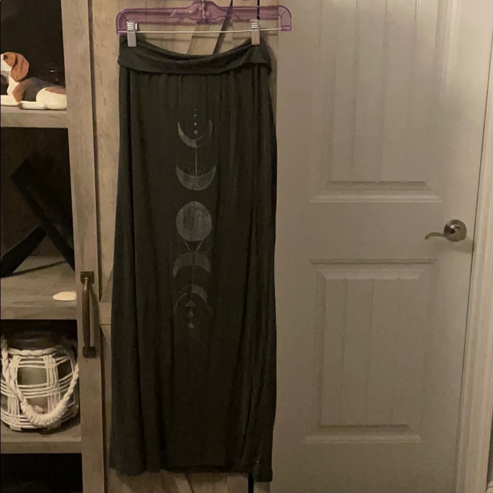 Earthbound maxi skirt NWT- Medium